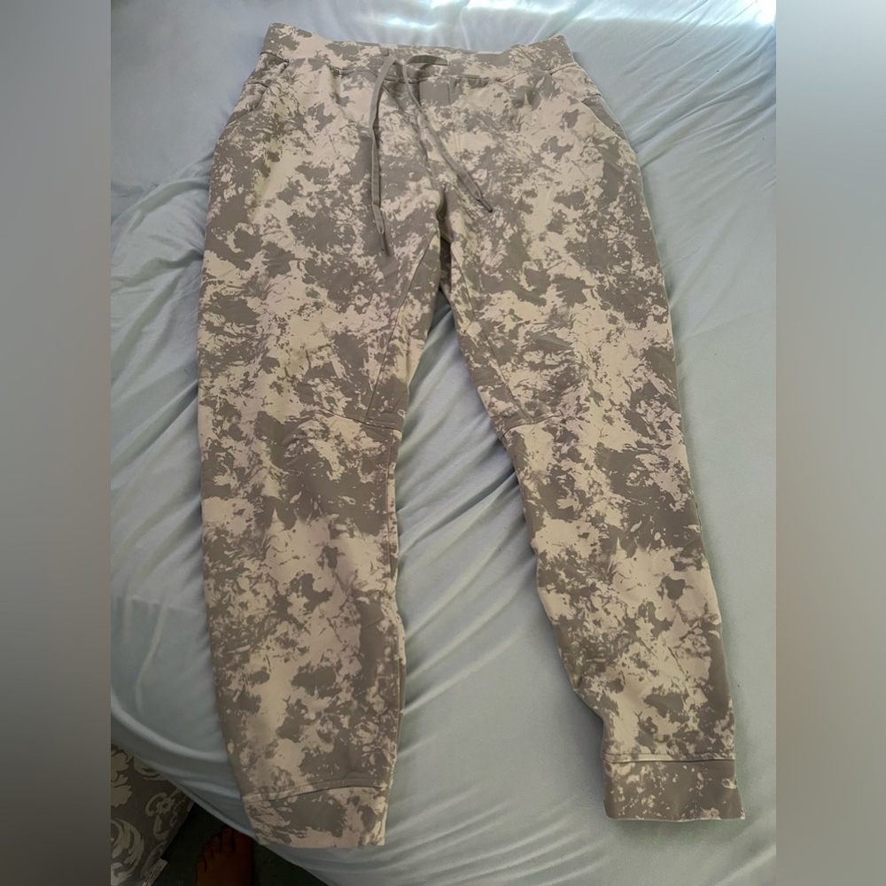 Lululemon joggers
